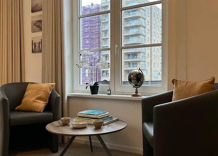 Seabreeze, Lichtrijk In Belle Epoque Wijk * בלנקנברג